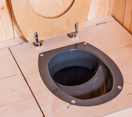 TROBOLO KitaBœm - wooden cabin with composting toilet and child toilet
