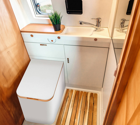 TROBOLO SilvaBlœm - wooden composting toilet with urine separation, white